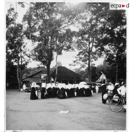 Les obsèques de Mr. Denis Le Phat An à la cathédrale Notre-Dame-de-Saigon. [description provisoire]