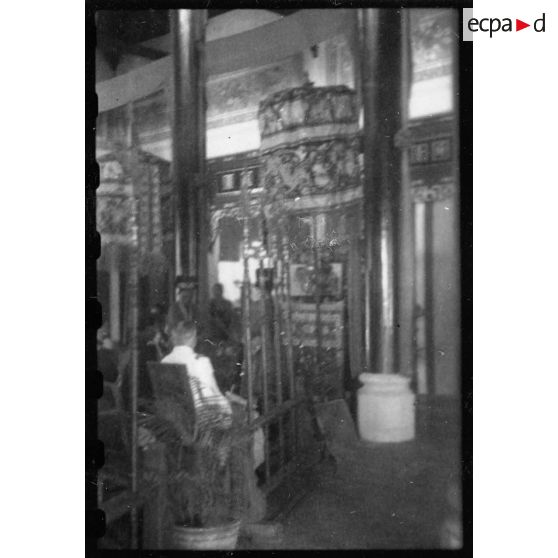 Commémoration en mémoire des morts pour la libération de la Cochinchine au Temple du Souvenir de Saigon. [description provisoire]