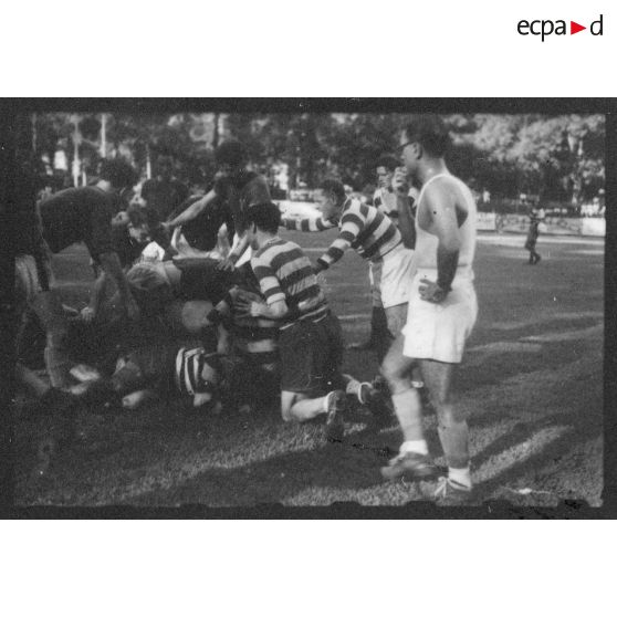 Plusieurs matchs de rugby au Cercle sportif saigonnais. [description provisoire]