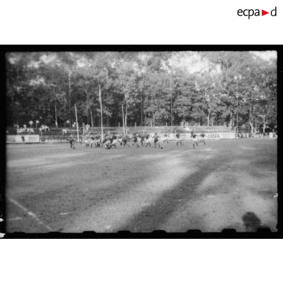 Plusieurs matchs de rugby au Cercle sportif saigonnais. [description provisoire]