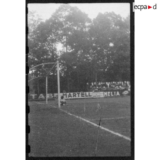 Plusieurs matchs de football au Cercle sportif saigonnais. [description provisoire]