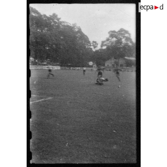 Plusieurs matchs de football au Cercle sportif saigonnais. [description provisoire]