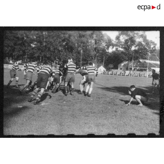 Plusieurs matchs de rugby au Cercle sportif saigonnais. [description provisoire]