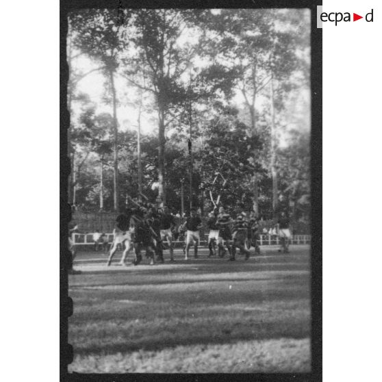 Plusieurs matchs de rugby au Cercle sportif saigonnais. [description provisoire]