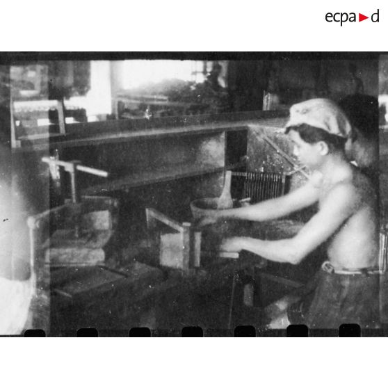 Atelier de confection de batteries de la CFTI (Compagnie Française des Tramway d'Indochine). [description provisoire]