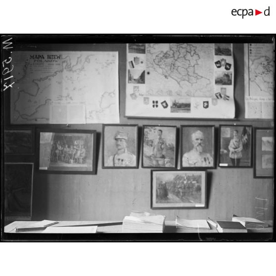 Paris, exposition polonaise. Cartes et portraits. [légende d'origine]