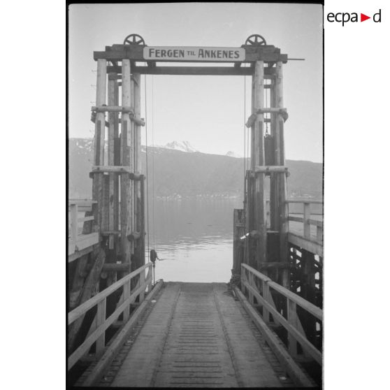 Un ponton, il pourrait s'agir du secteur de Ankenes au sud de Narvik.