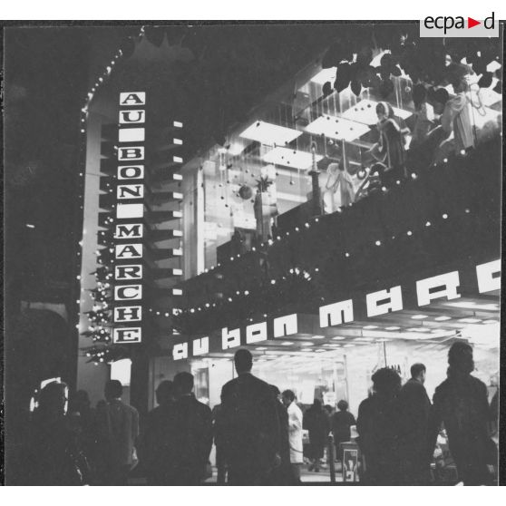 Alger. Noël. Devanture du magasin "Au bon marché".