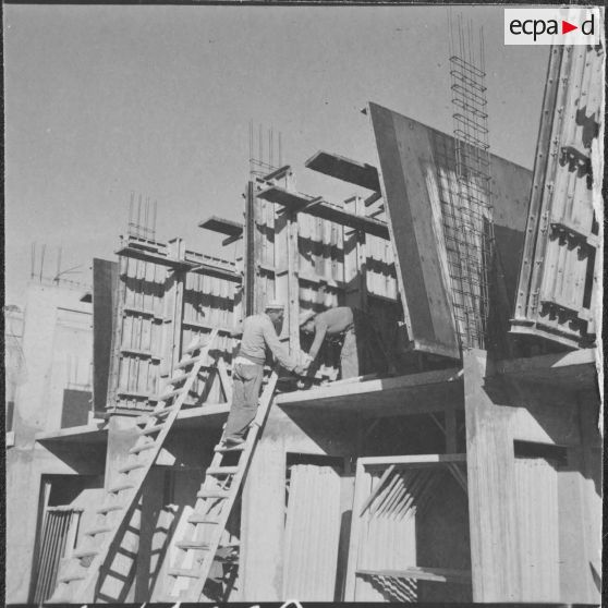 Aïn Temouchent. Coffrage rapide, construction de maisons quatre pièces à 12 000 nouveaux francs.