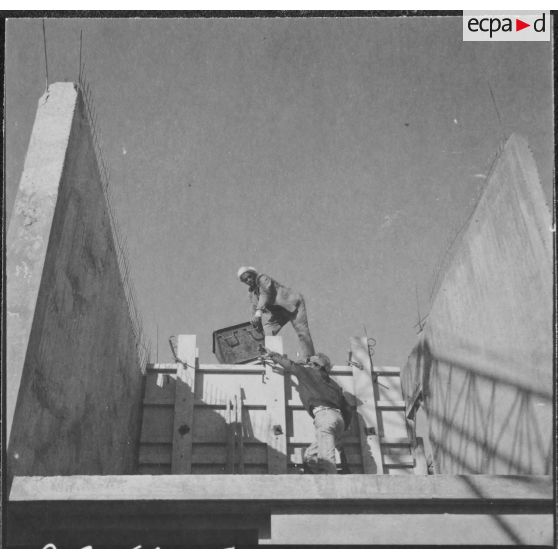 Aïn Temouchent. Coffrage rapide, construction de maisons quatre pièces à 12 000 nouveaux francs.