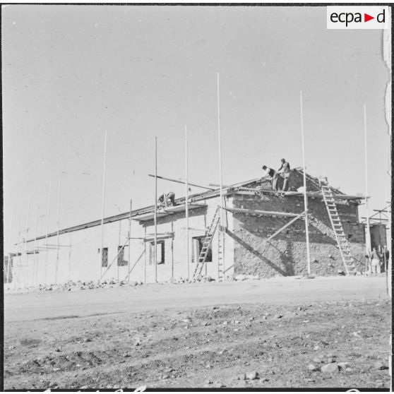 Chantiers de la Défense et Restauration des sols (DRS). Construction de la ferme du Magra.
