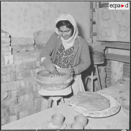 Rio Salado. Atelier de céramique. Le modelage.