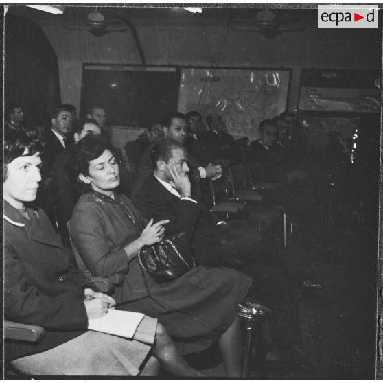 La Reghaïa. Les journalistes assistent à un exposé.