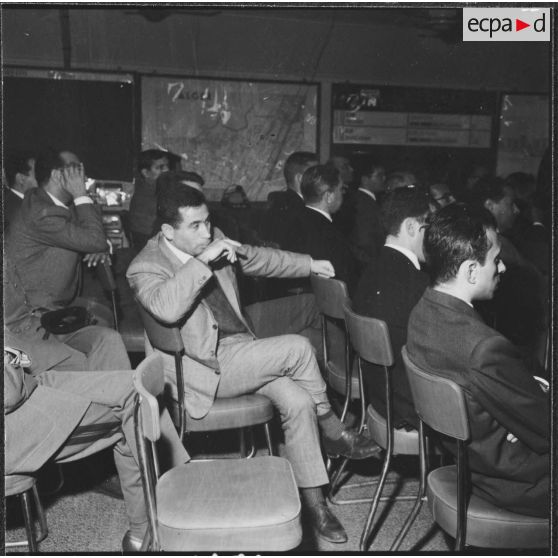 La Reghaïa. Les journalistes assistent à un exposé.