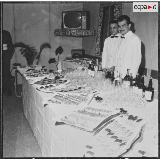 La Reghaïa. Le buffet pour la réception des journalistes.