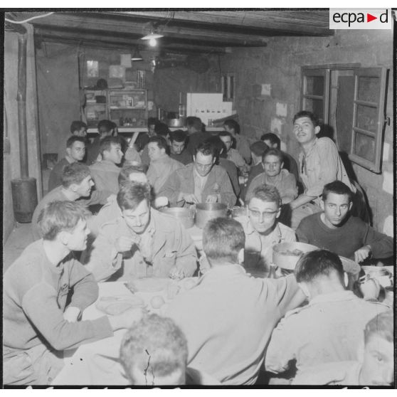 Frontière algéro-marocaine. Poste maréchal Leclerc. Réfectoire et foyer.