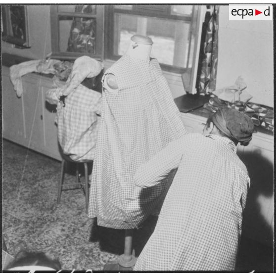 Colomb-Béchar. Centre professionnel. Cours de couture.