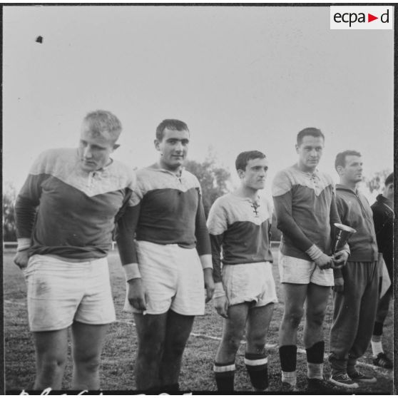 Maison Carrée. Finale de rugby. Equipiers de la CRT n°10 (compagnie régionale du train n°10).
