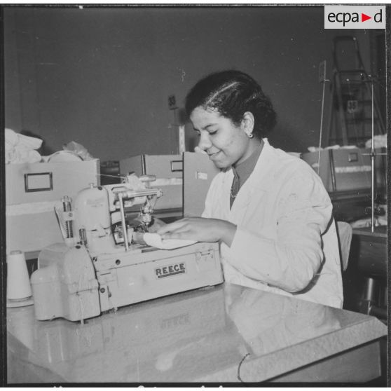 Relizane. Bonneterie d'Oued-Zina. Confection de différentes lingeries de corps.