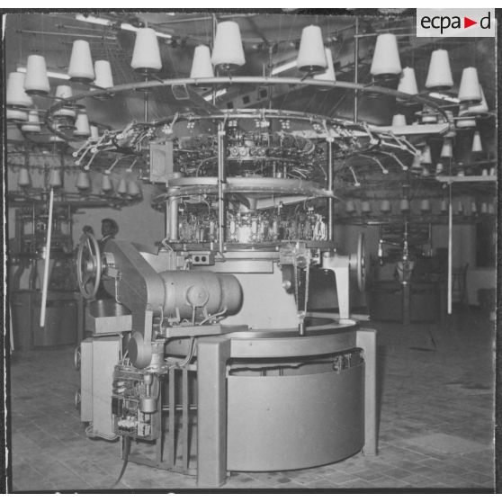 Relizane. Bonneterie d'Oued-Zina. Tricoteuses.