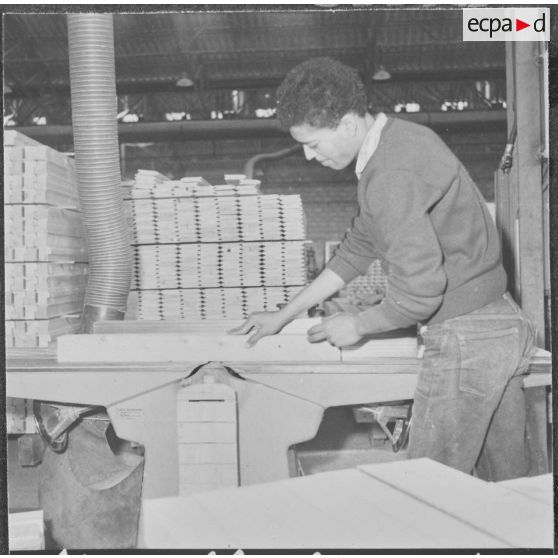 Sidi Chami. Menuiserie Lyon-Standard. Dégauchisseuse.