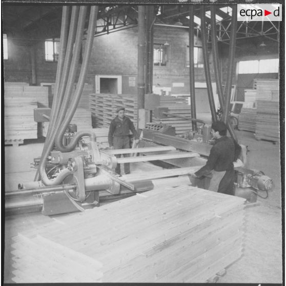 Sidi Chami. Menuiserie Lyon-Standard. Mortaiseuse ultra-moderne.