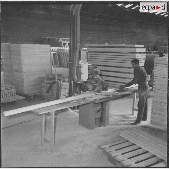 Sidi Chami. Menuiserie Lyon-Standard. Mortaiseuse ultra-moderne.