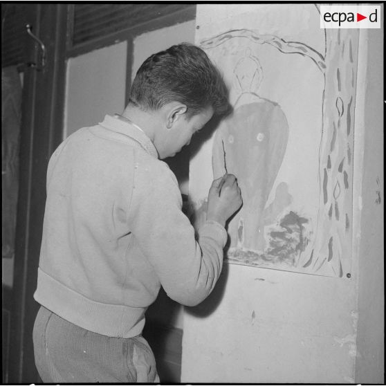 Le club du jeudi en Algérie. Un enfant peint suivant son goût.