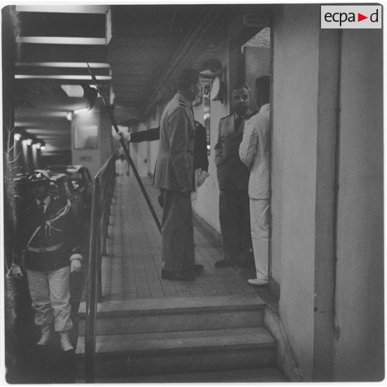 Mers el-Kébir. Visite d'autorités civile et militaires à la base navale.
