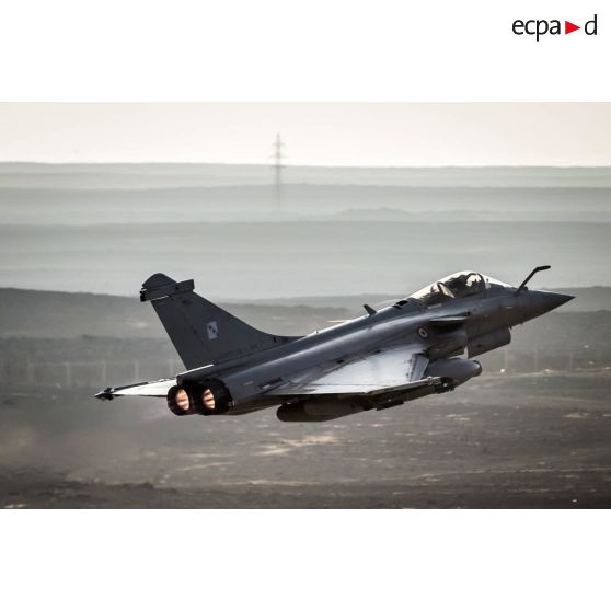 Un avion de chasse Rafale survole la Jordanie lors dun raid aérien en Irak.