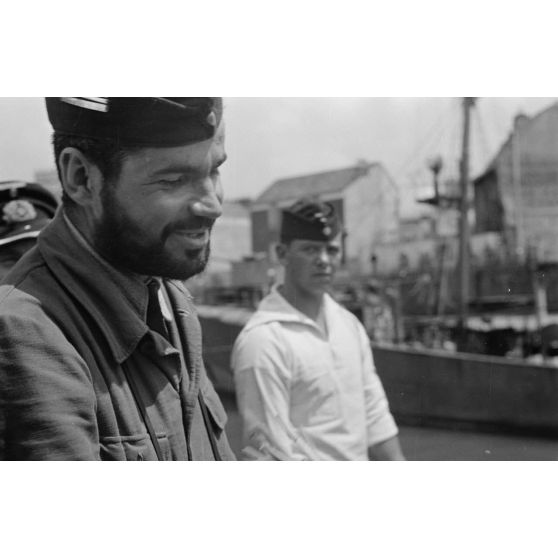 Le Kapitänleutnant Helmuth Ringelmann, commandant du sous-marin U-75, peu après son retour au port de Saint-Nazaire.