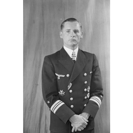 Portrait du capitaine (Kapitänleutnant) Engelbert Endrass, commandant du sous-marin U-46.
