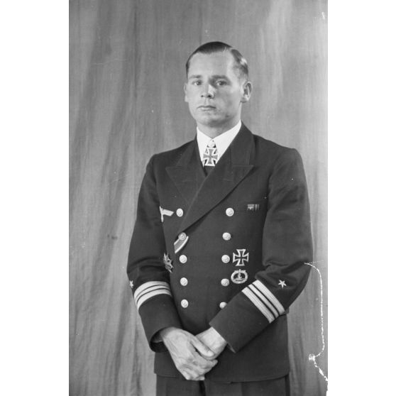 Portrait du capitaine (Kapitänleutnant) Engelbert Endrass, commandant du sous-marin U-46.