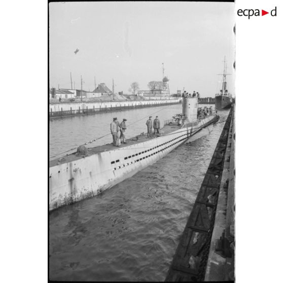 Le sous-marin U-Boot 'U-29 de retour au port de Wilhelmshaven.