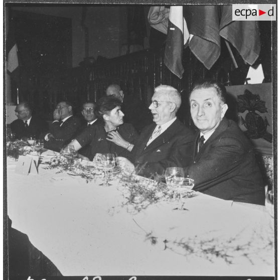 Alger. Square Bresson. Banquet de la Saint-Maixent dans la salle des maréchaux.