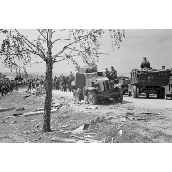 Une automitrailleuse BA-10 détruite ou abandonnée.