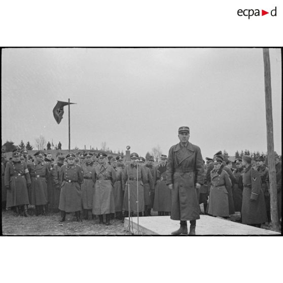 Portrait de Fritz Todt lors d'un discours.