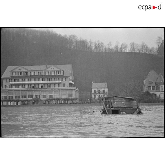 Le Rhin est sorti de son lit, la ville de Koblenz (Coblence) est inondée.