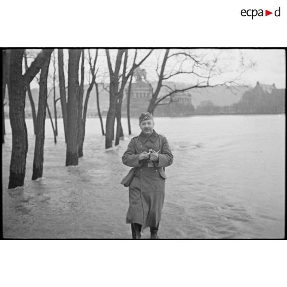 Le Rhin est sorti de son lit, la ville de Koblenz (Coblence) est inondée.