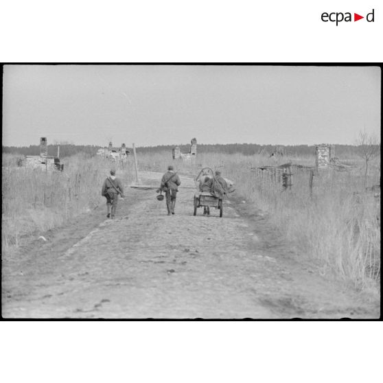Fantassins allemands dans le No Man's land.