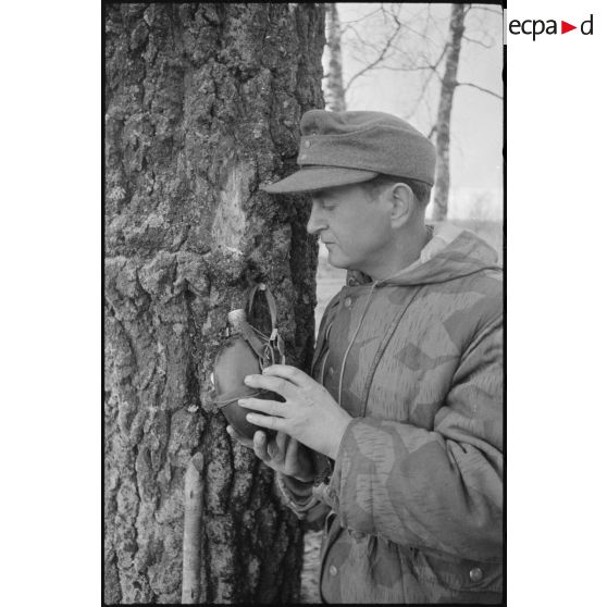 Un reporter de la Panzer Propaganda Kompanie 697.