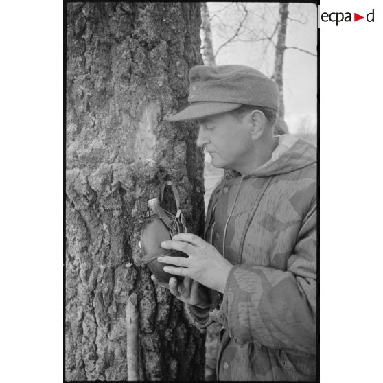 Un reporter de la Panzer Propaganda Kompanie 697.