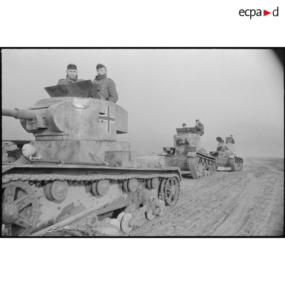 Des chars T-26 capturés et réutilisés dans les rangs allemands (Beute-Panzer).