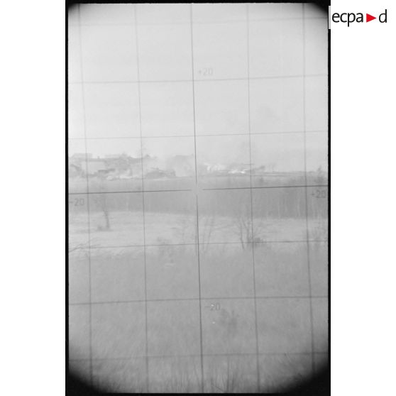 Vision à travers le télémètre d'un Nashorn d'un Schwere Panzerjäger Abteilung 519.