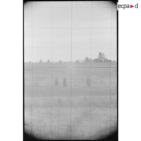 Vision à travers le télémètre d'un Nashorn d'un Schwere Panzerjäger Abteilung 519.