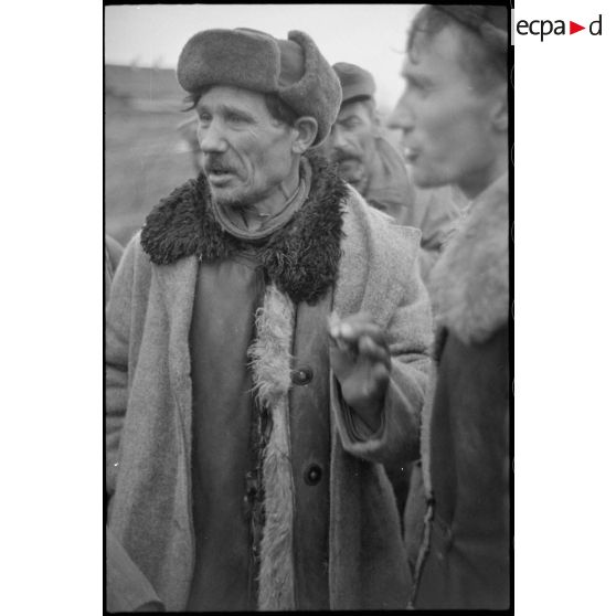 Portrait d'un villageois ou d'un prisonnier requis par les Allemands pour des travaux.