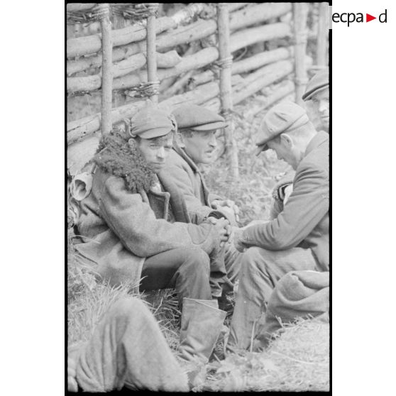 Portrait d'un prisonnier ou d'un villageois requis par les forces allemandes.