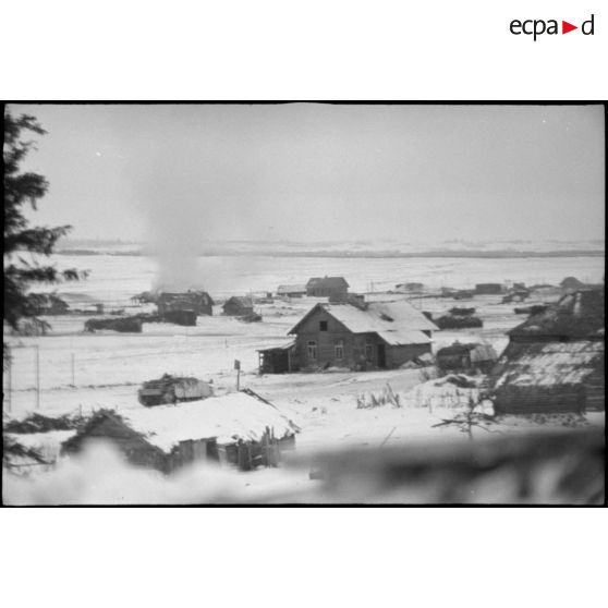 Progression de canons d'assaut Sturmgeschütz III avec le soutien de Panzergrenadiers.