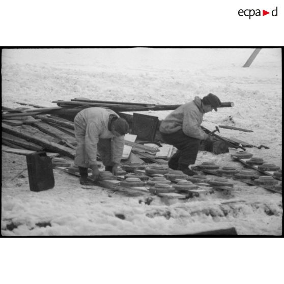 Préparation de mines antichars (Tellerminen).