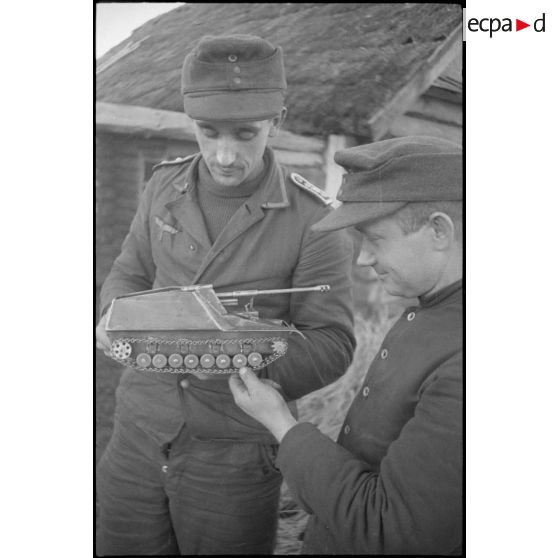 Un modèle réduit (maquette) d'un Nashorn réalisée par un adjudant-chef du schwere Panzerjäger-Abteilung 519.